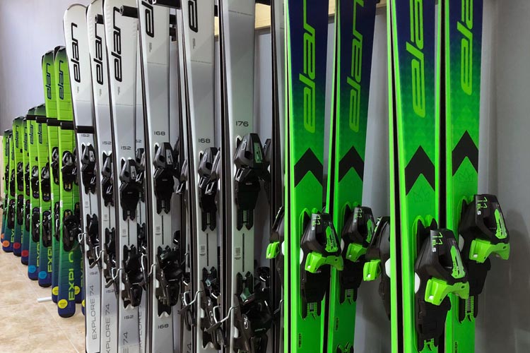 Ski and snowboard rental in Vielha, Baqueira, Free Tracks